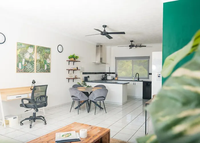 Tropical Bliss In Woolner